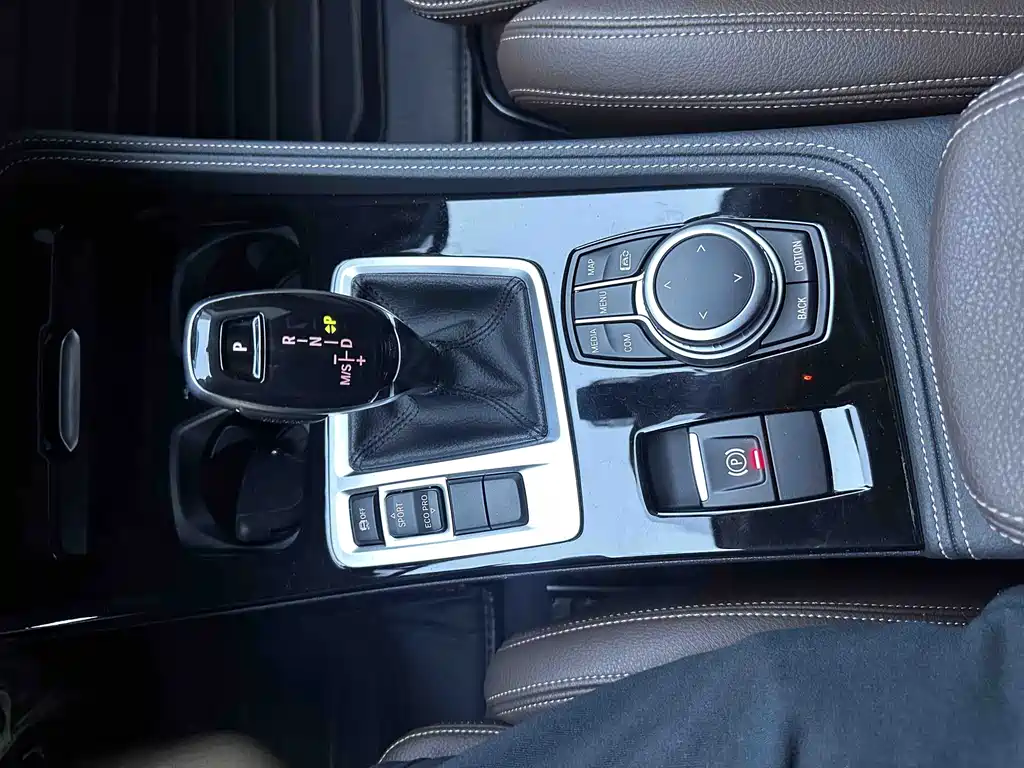 BMW 1 Series 2020 — фото 17