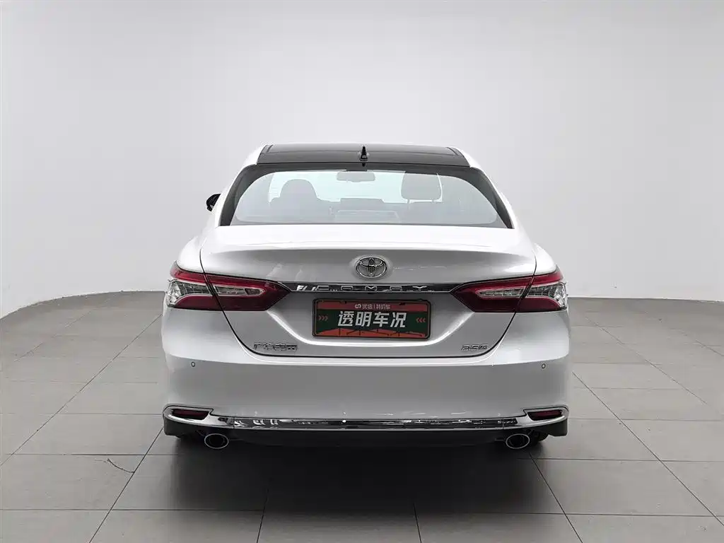 Toyota Camry 2023 — фото 4