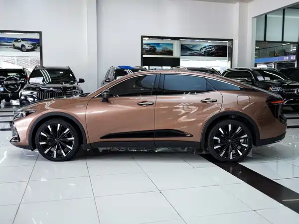 Toyota Crownsportcross 2024