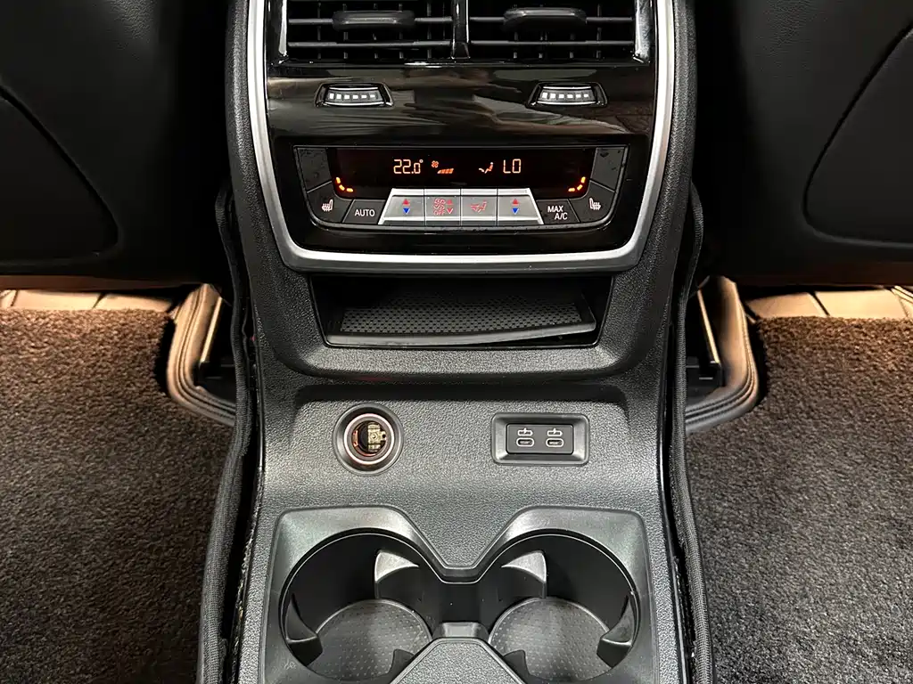 BMW X7 2022 — фото 21