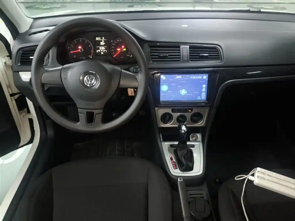 Volkswagen Lavida 2018 — фото 10