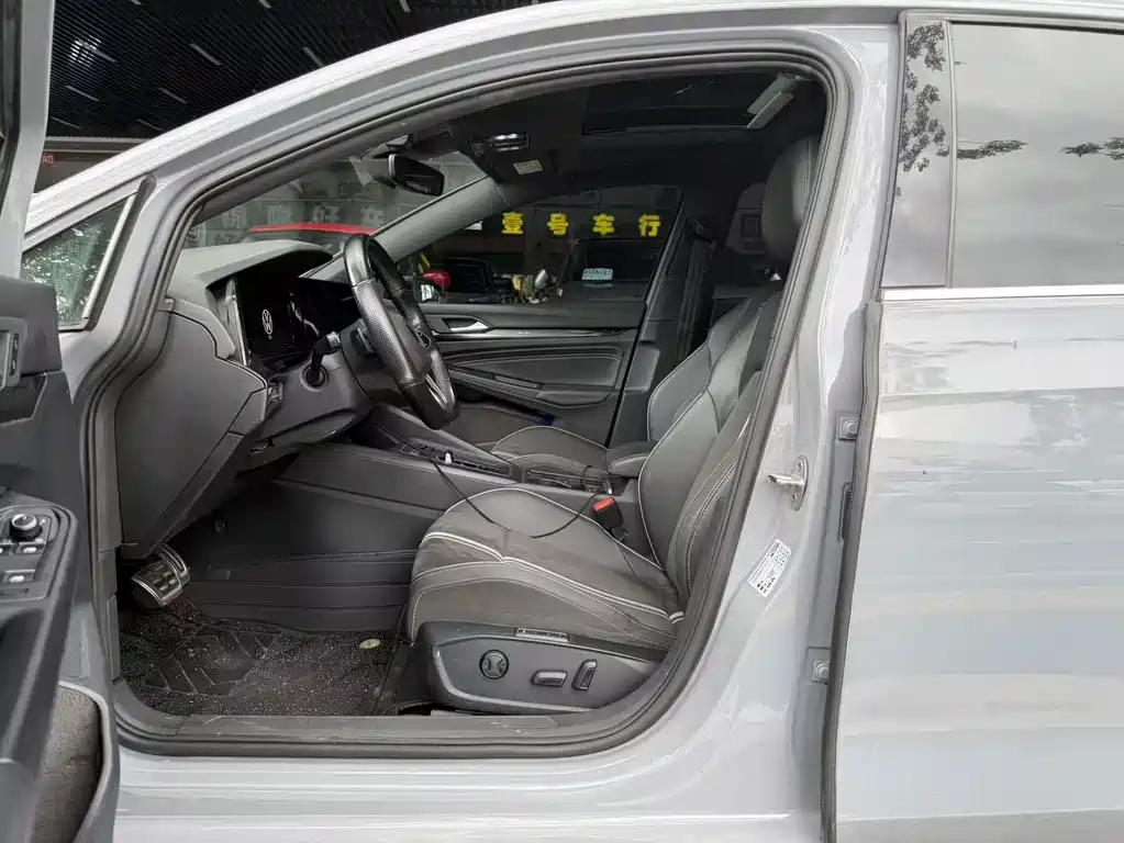 Volkswagen Golf 2021