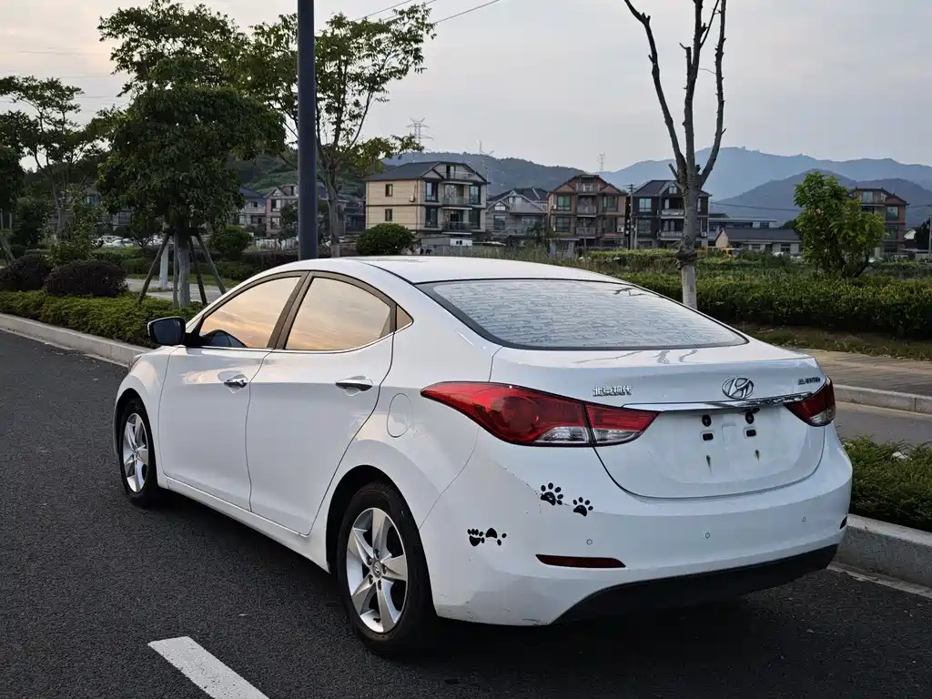 Hyundai Elantra 2013