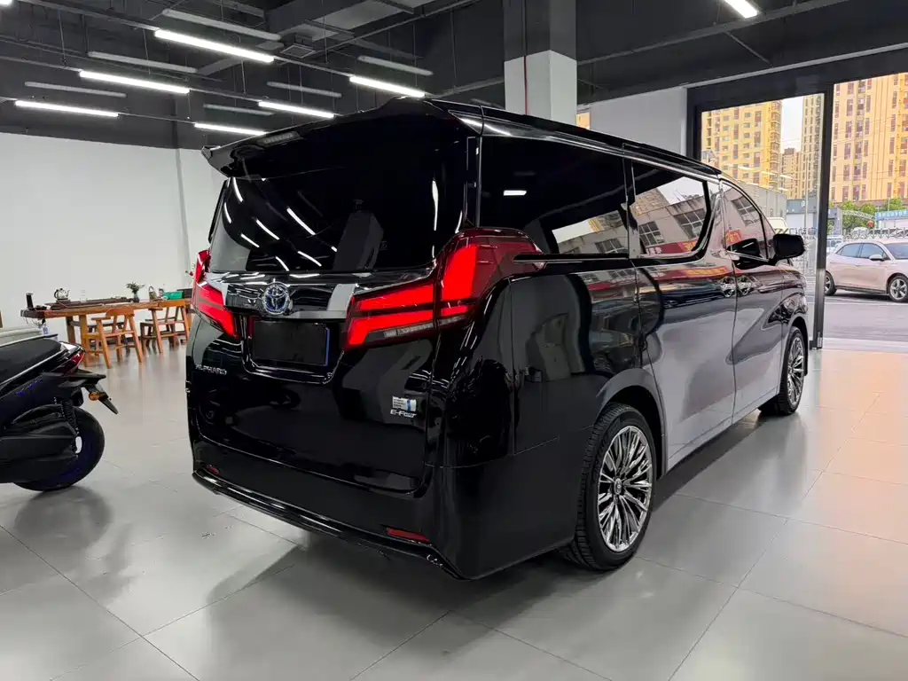 Toyota Alphard 2021 — фото 9