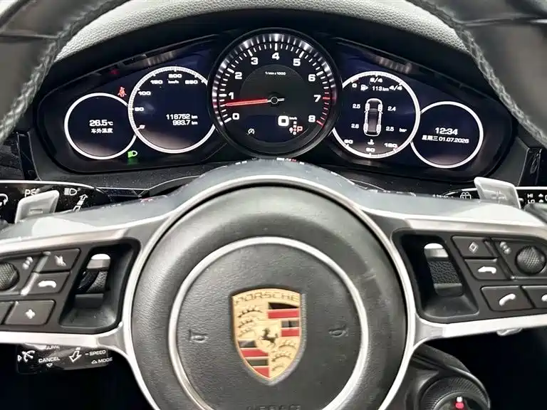 Porsche Cayenne 2018 — фото 16