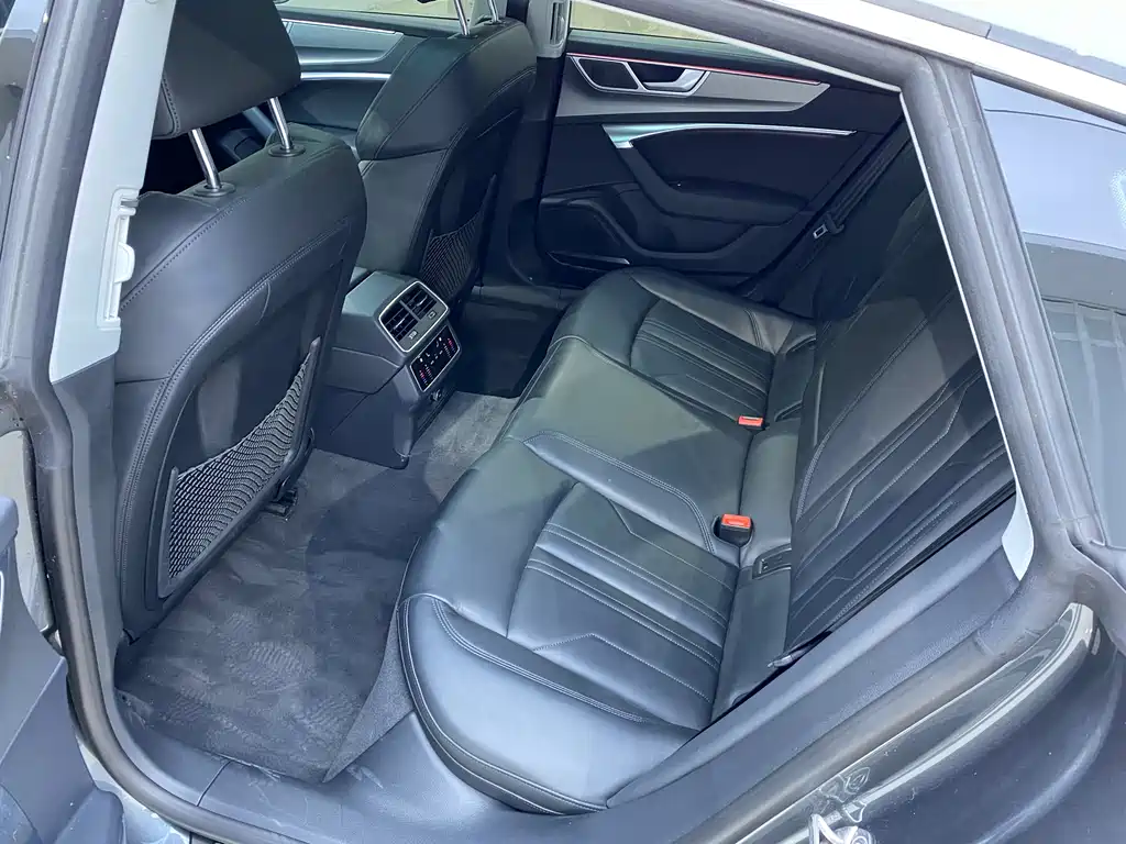 Audi A7 2023 — фото 10
