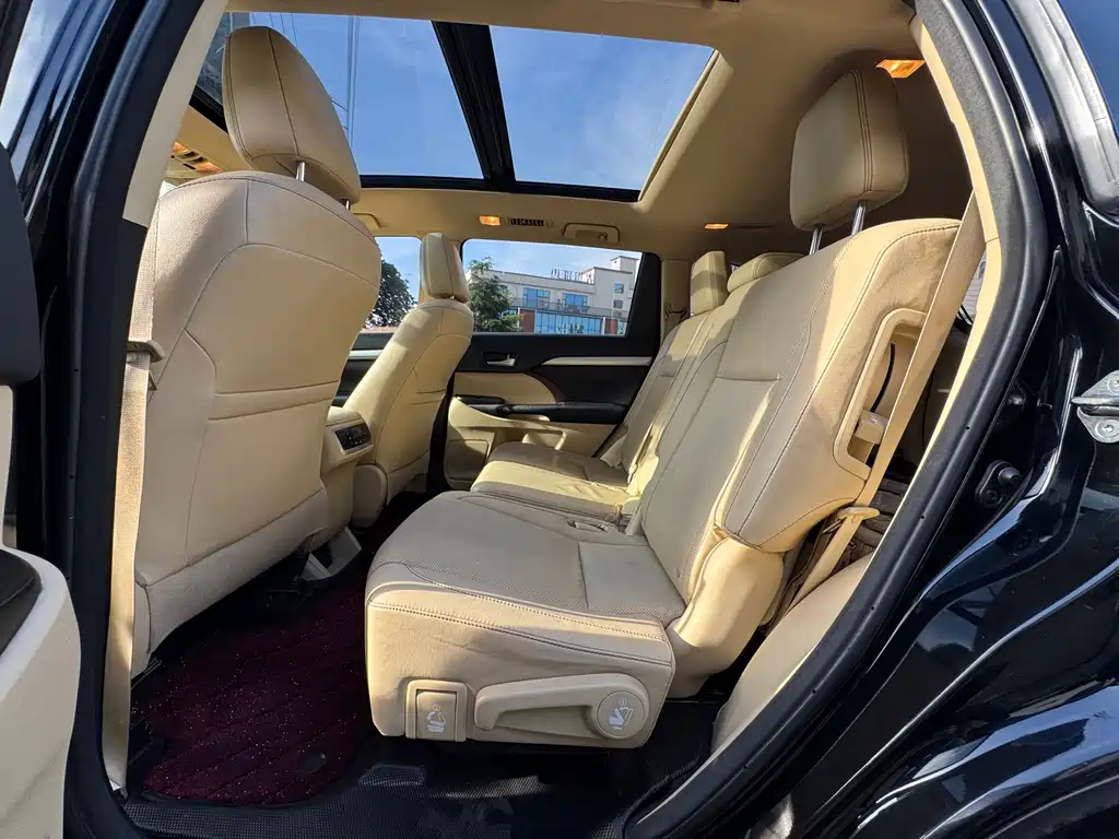 Toyota Highlander 2017 — фото 10