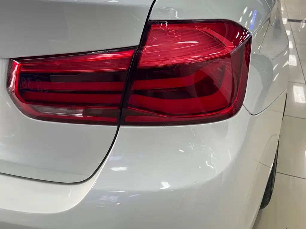 BMW 3 Series 2019 — фото 12