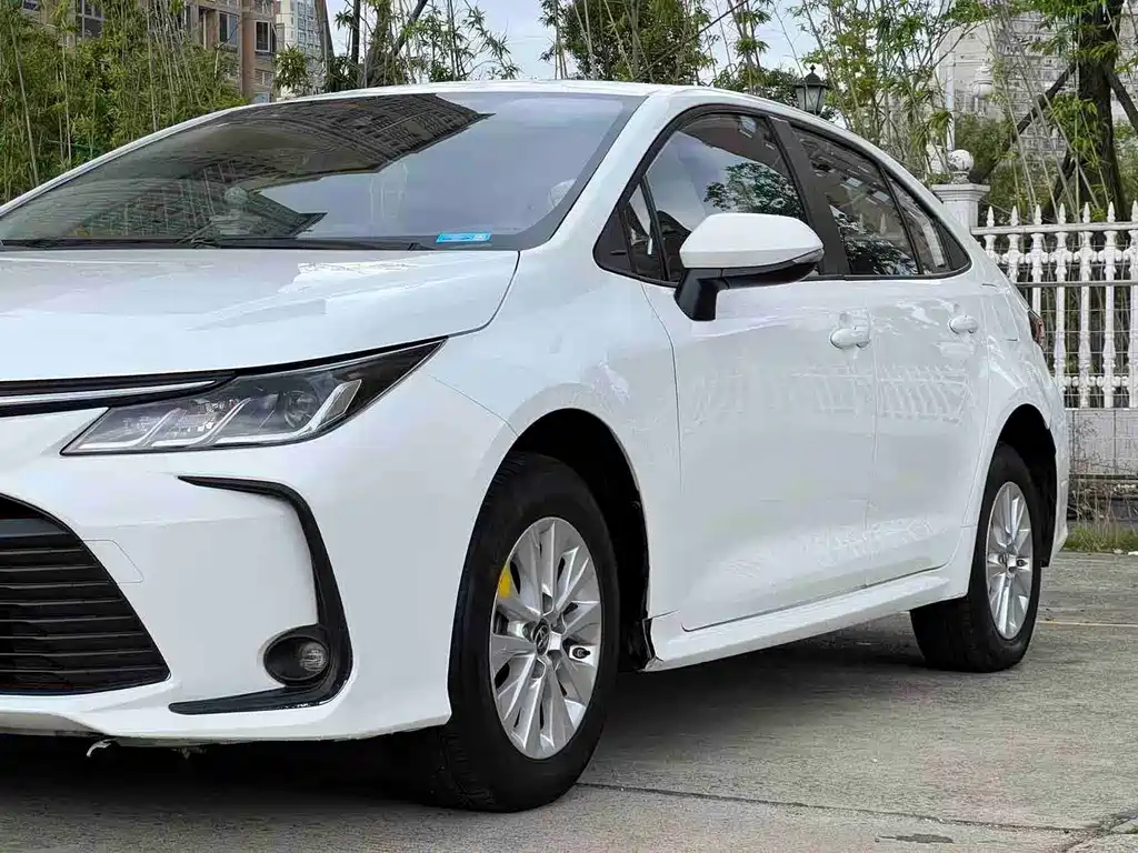Toyota Corolla 2023 — фото 25
