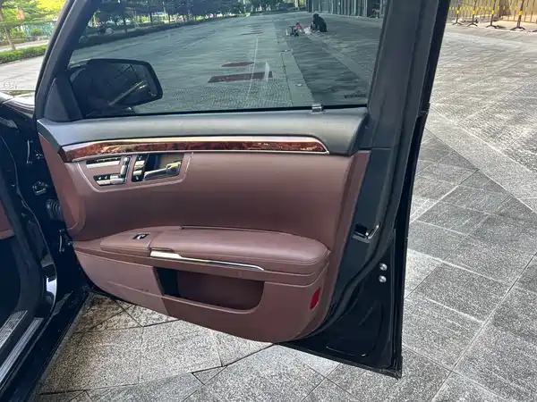Mercedes-Benz S-Class 2013