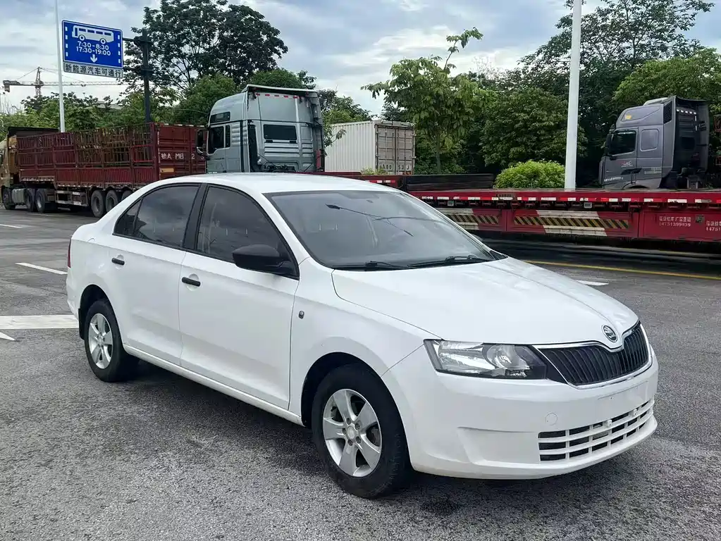 Skoda Rapid 2013