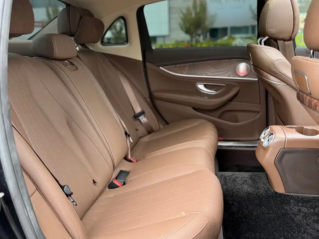 Mercedes-Benz E-Class 2020 — фото 10