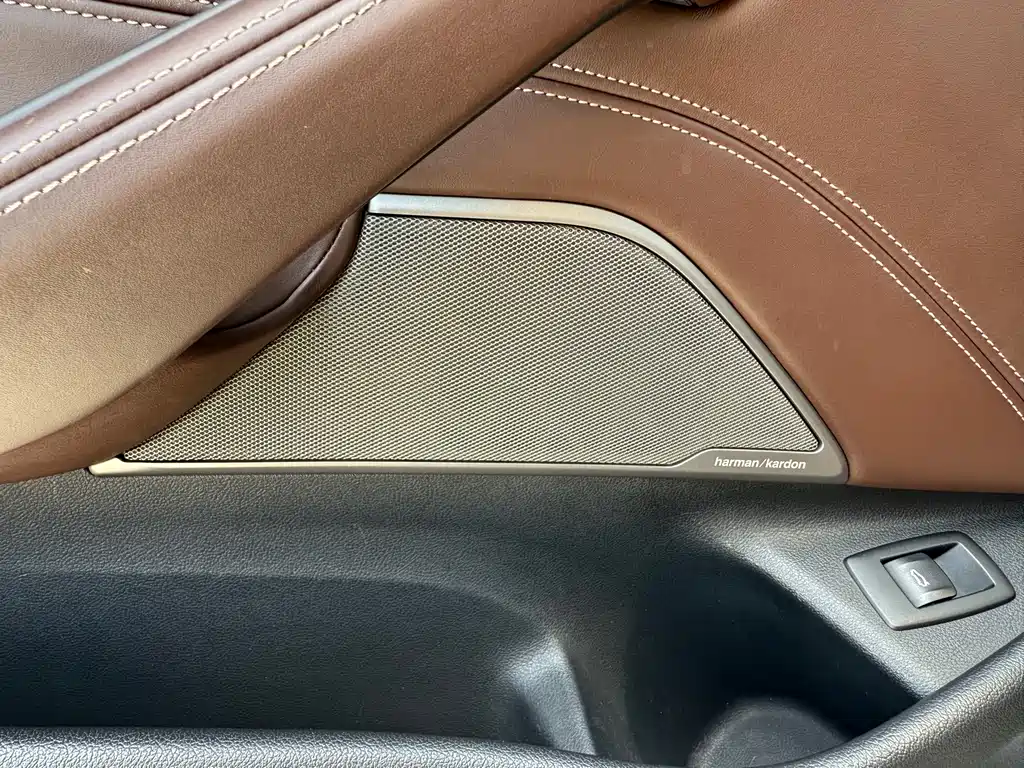 BMW 5 Series 2019 — фото 11