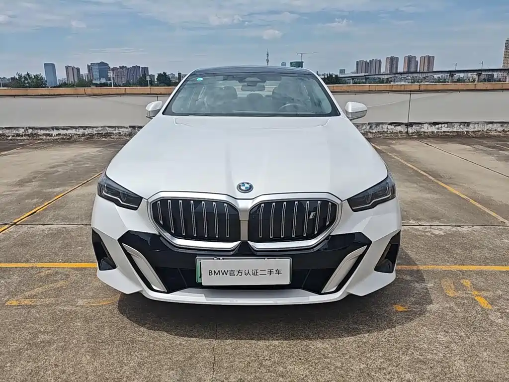 BMW i5 2024