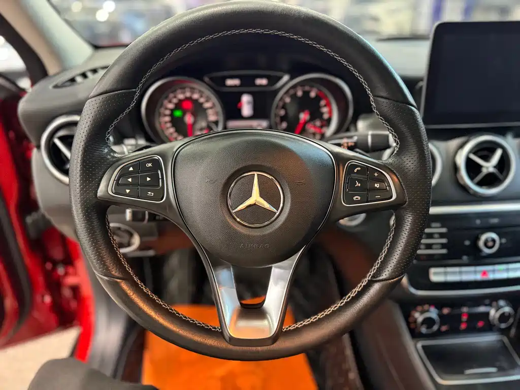 Mercedes-Benz GLA 2018 — фото 20