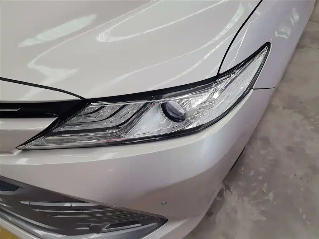 Toyota Camry 2018 — фото 16