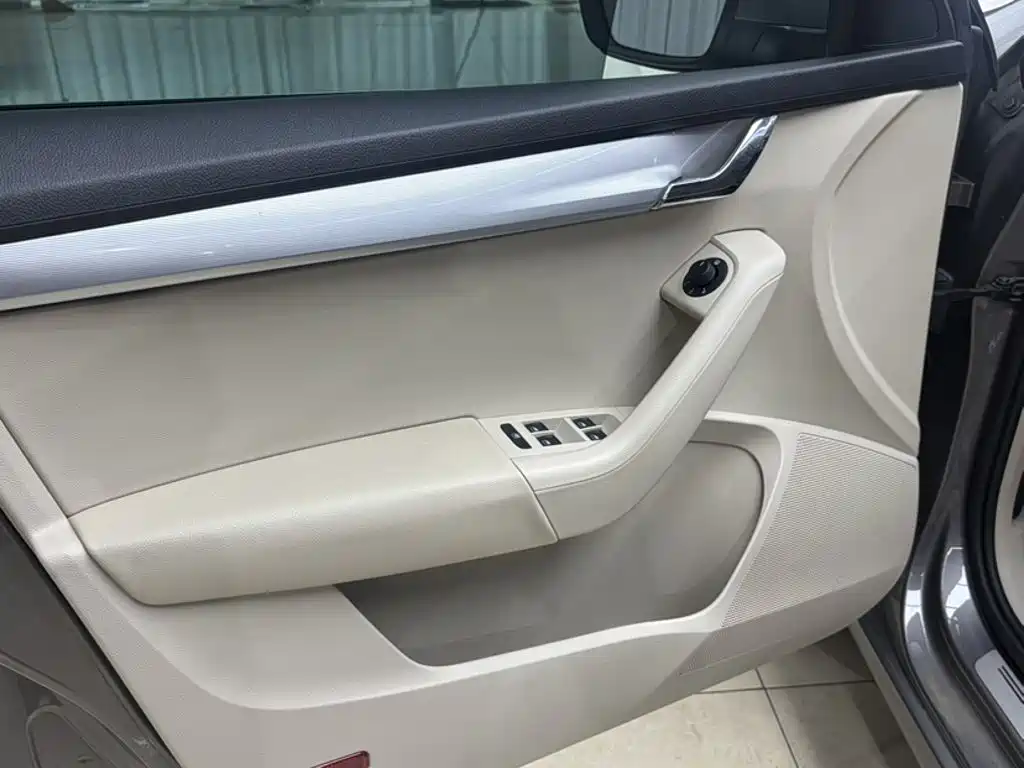 Skoda Octavia 2015 — фото 14