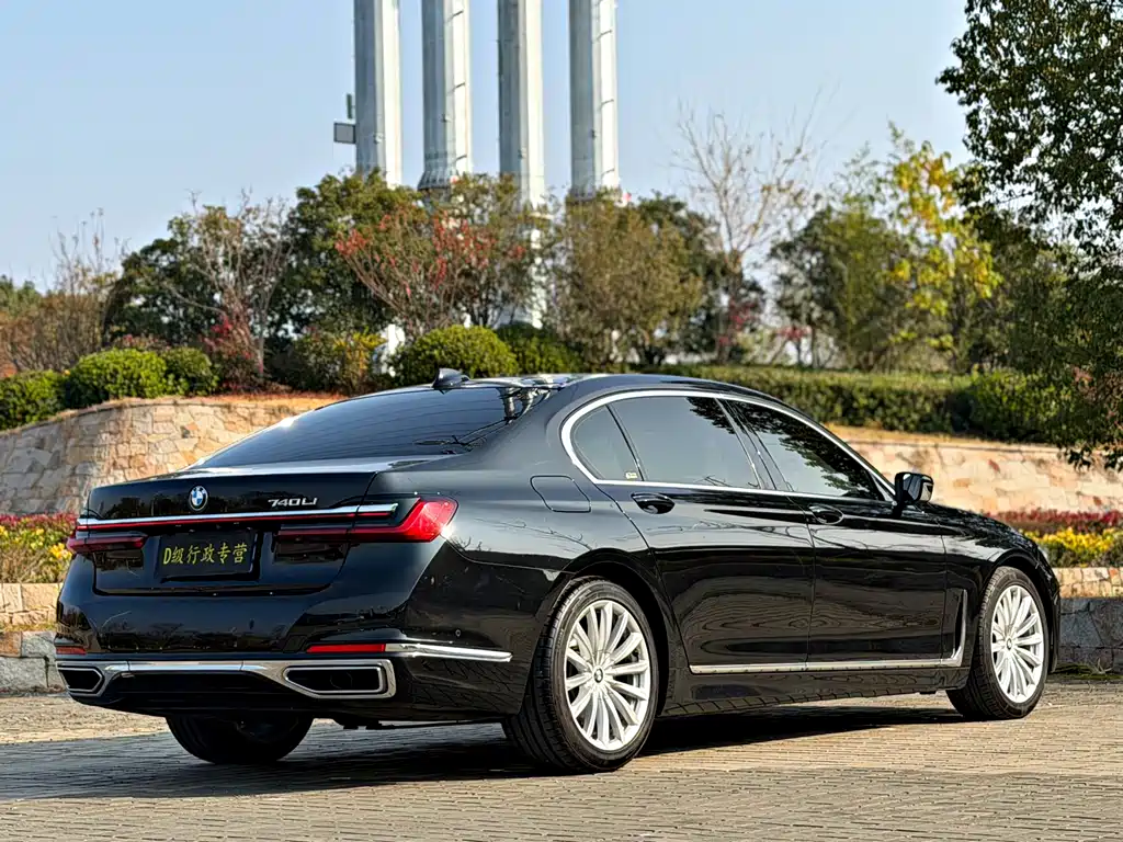 BMW 7 Series 2021 — фото 20