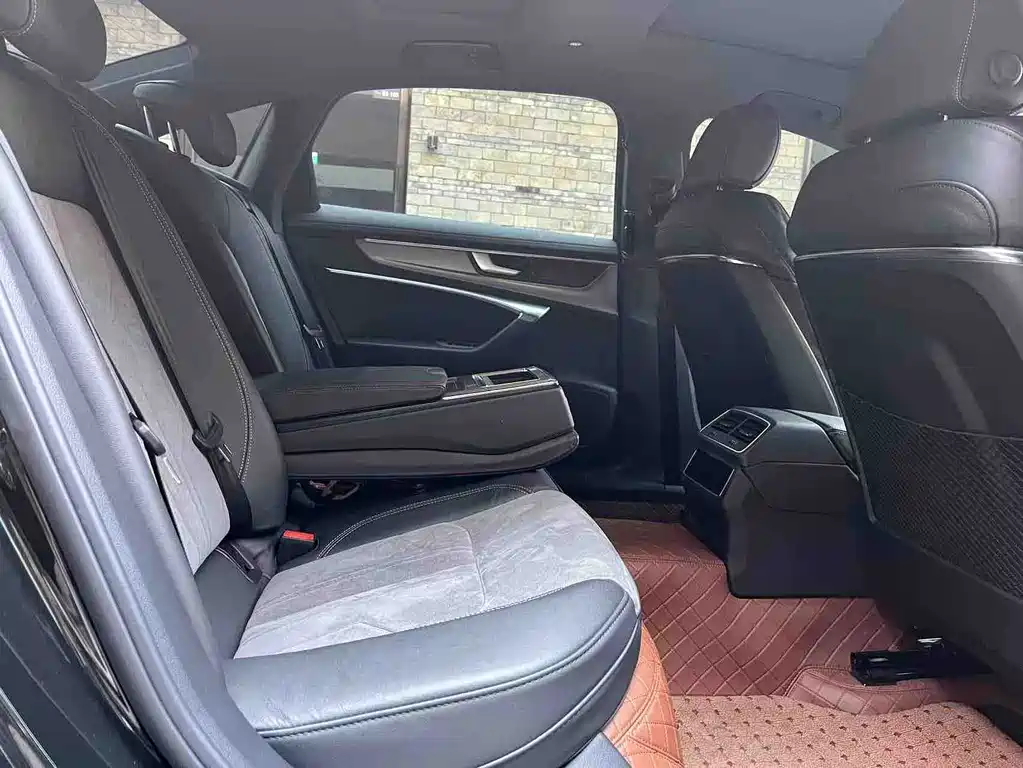 Audi A6L 2022