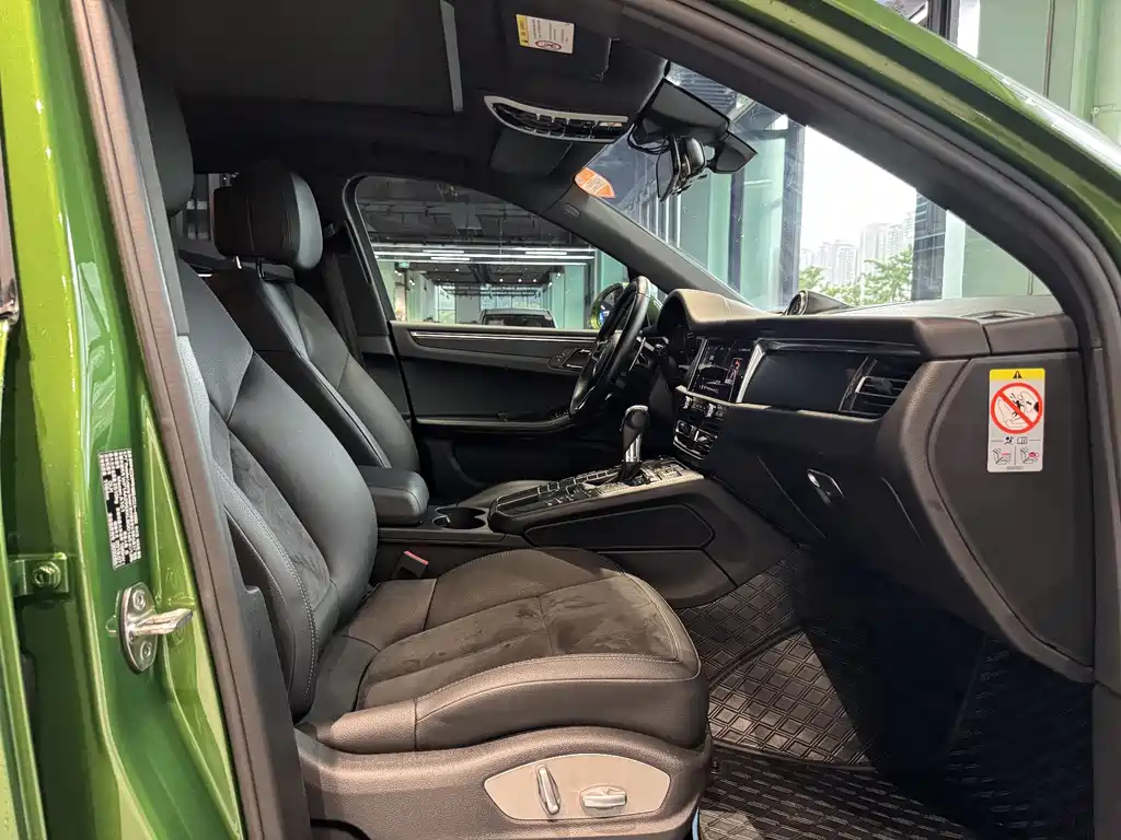 Porsche Macan 2018 — фото 10