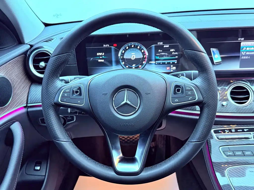Mercedes-Benz E-Class 2017 — фото 11