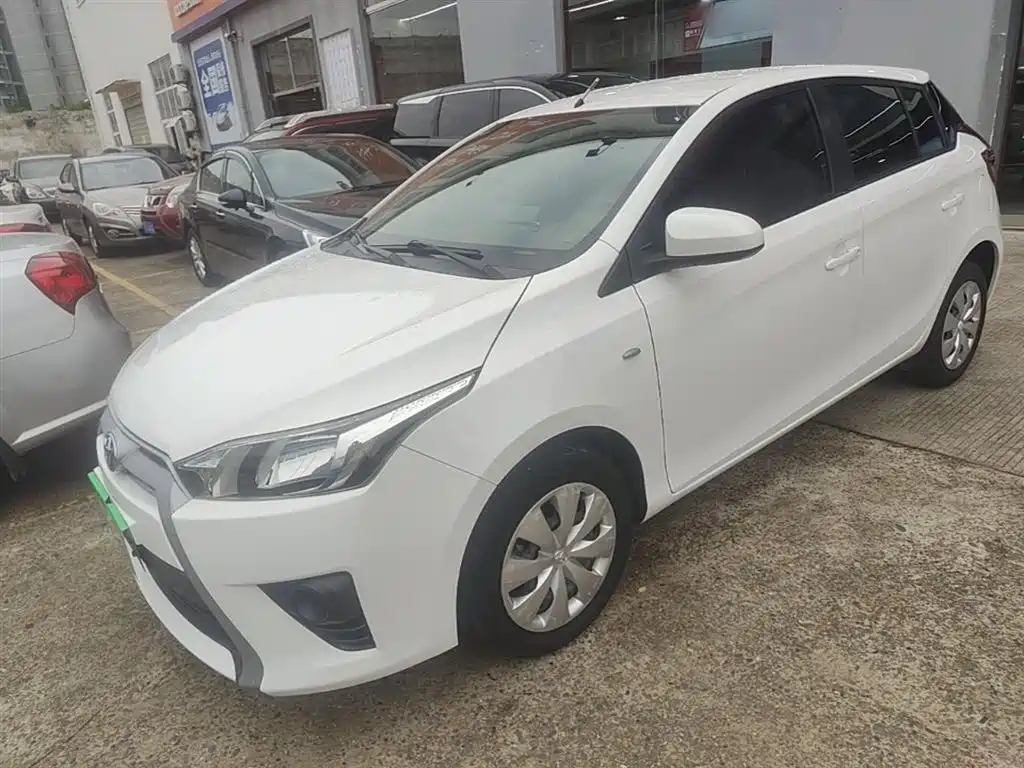 Toyota Yaris L 2016 — фото 2