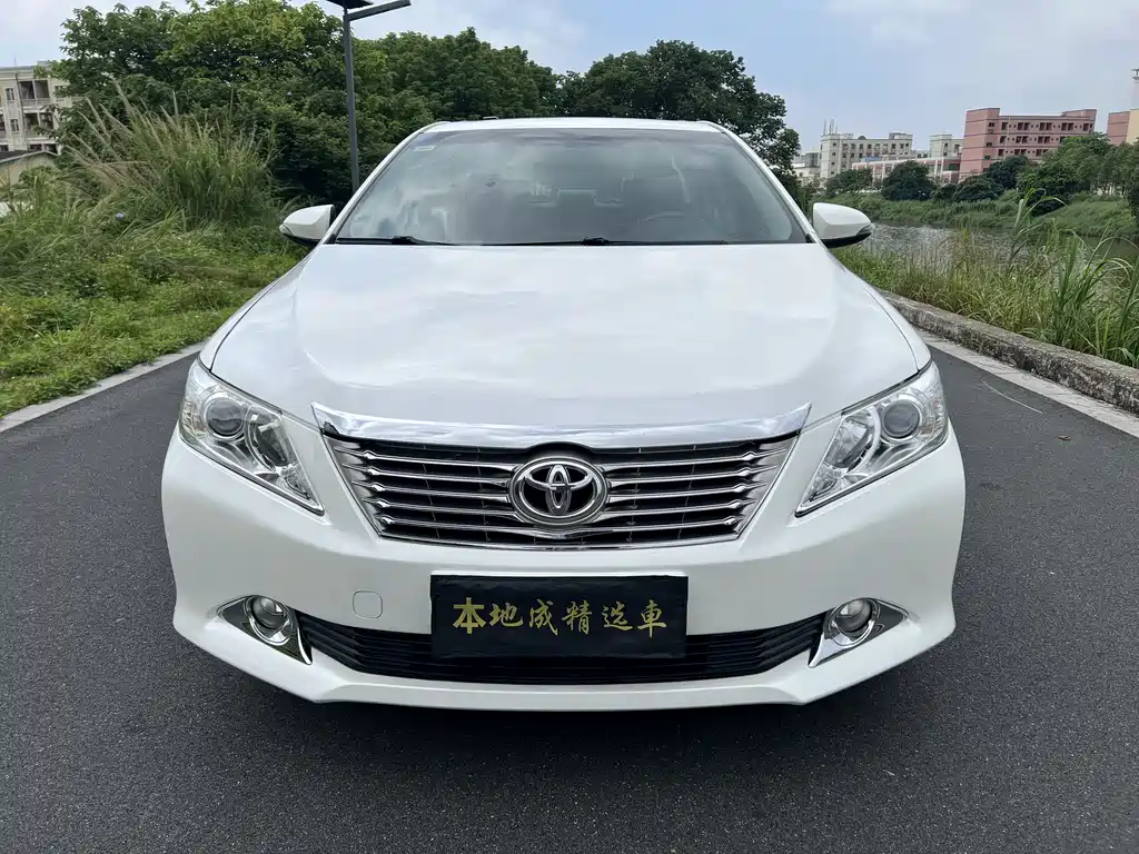 Toyota Camry 2013 — фото 2