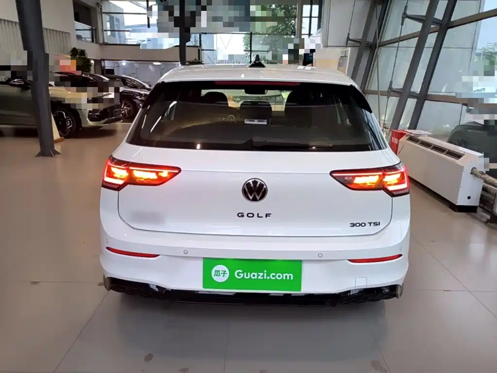 Volkswagen Golf 2025