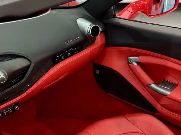 Ferrari F8 2021