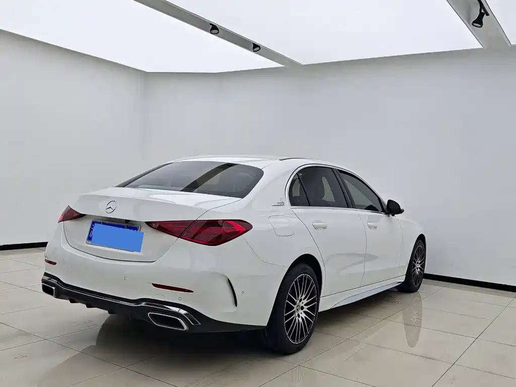 Mercedes-Benz C-Class 2023 — фото 9