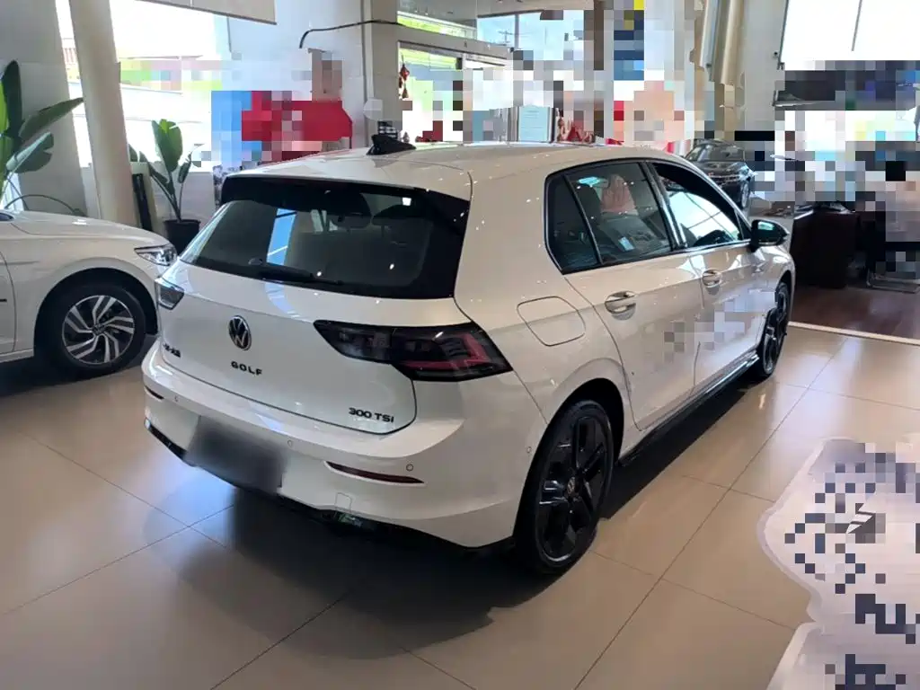 Volkswagen Golf 2025