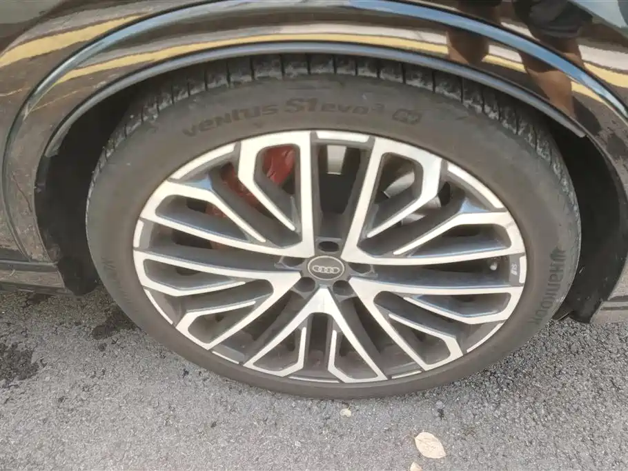 Audi SQ7 2025