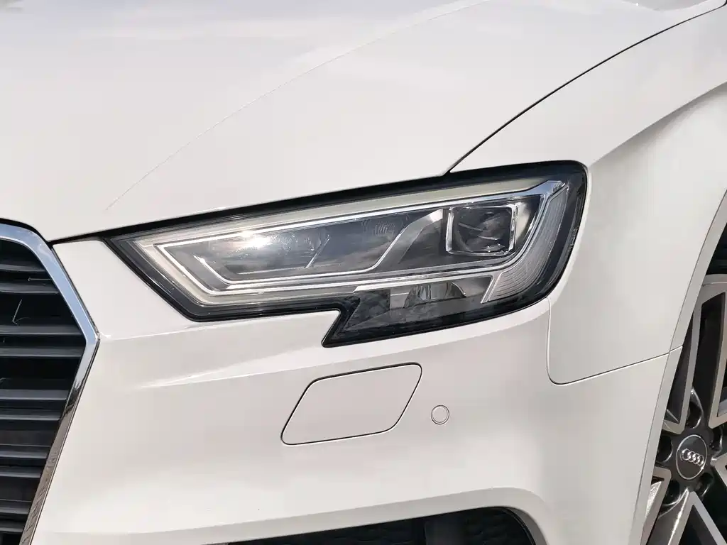 Audi A3 2019 — фото 9