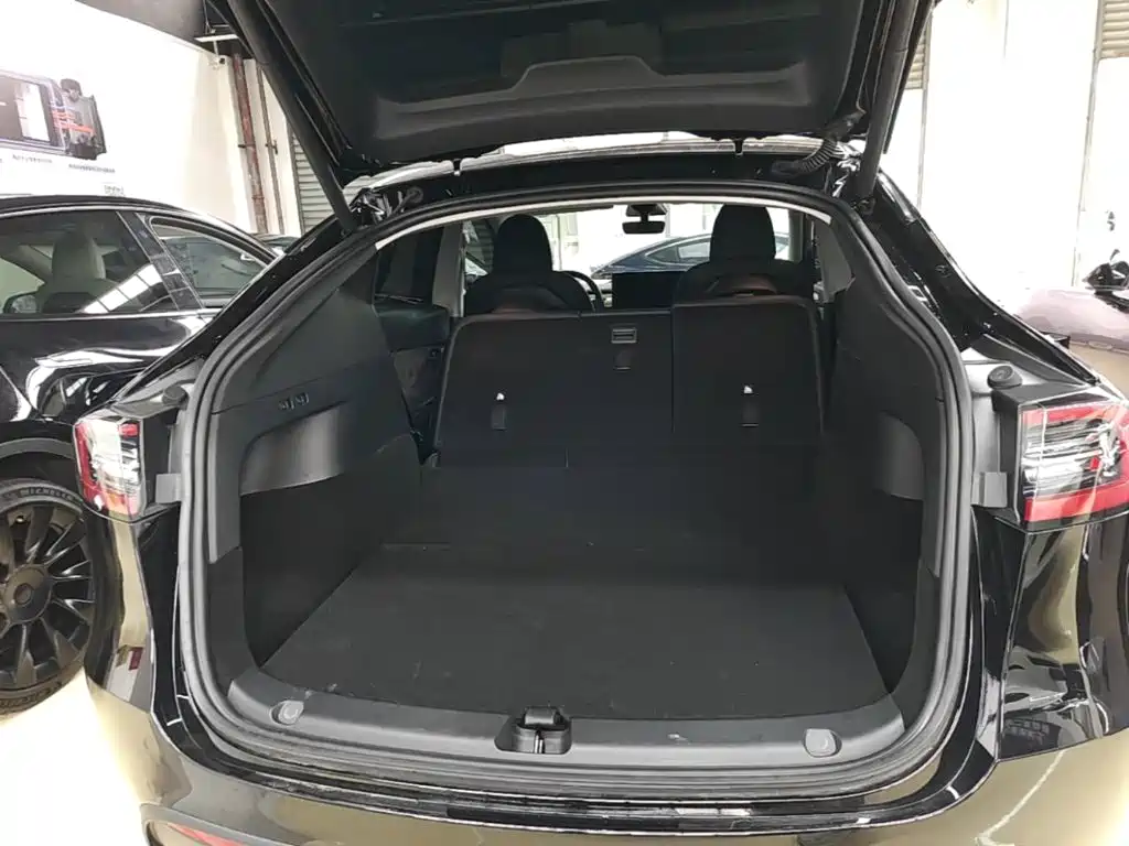Tesla Model Y 2023 — фото 19