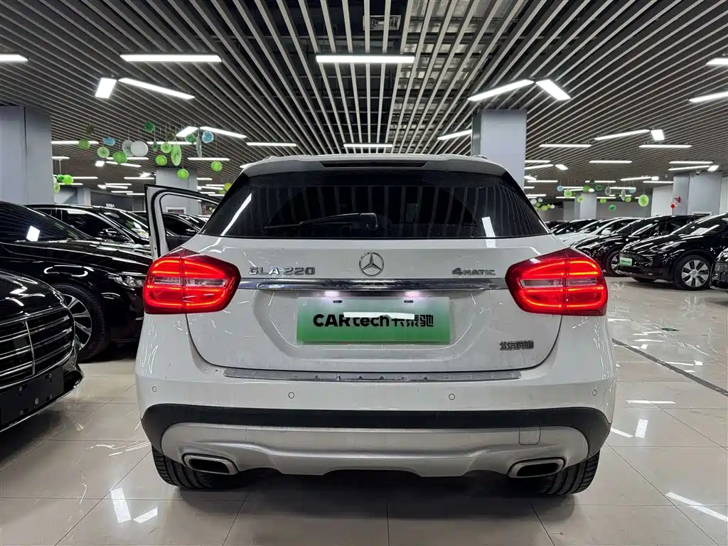 Mercedes-Benz GLA 2016