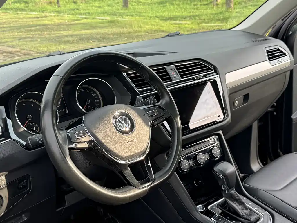 Volkswagen Tiguan L 2020 — фото 14