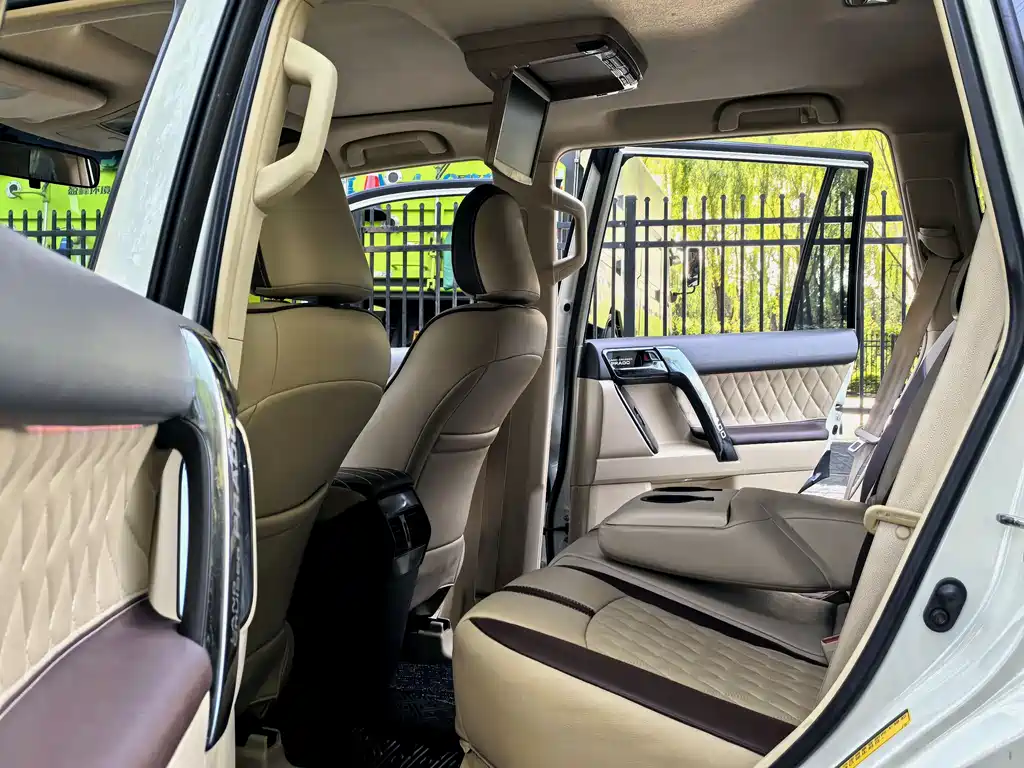 Toyota Prado 2015 — фото 6