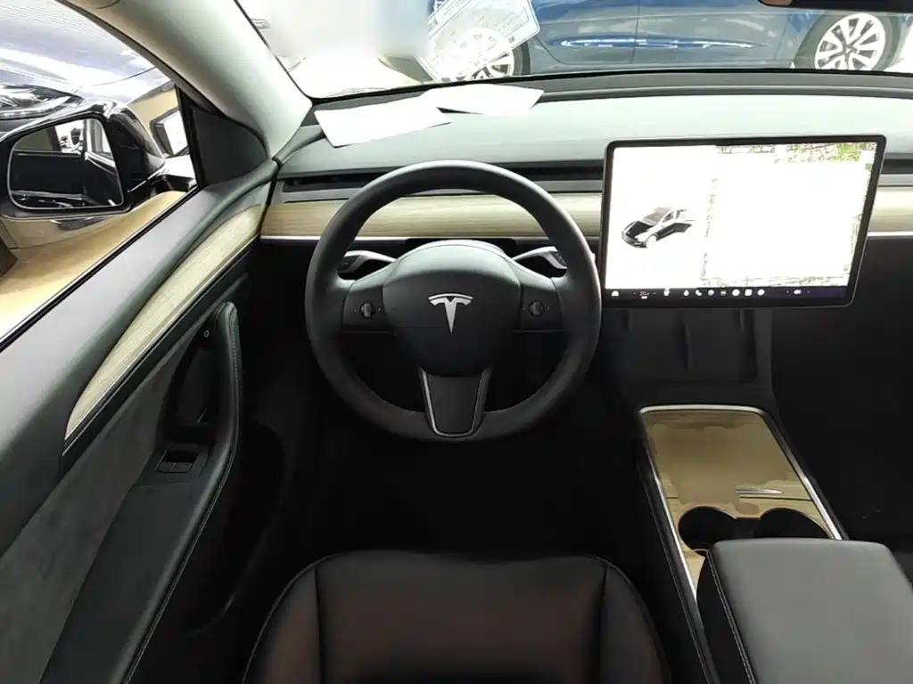 Tesla Model Y 2023 — фото 11