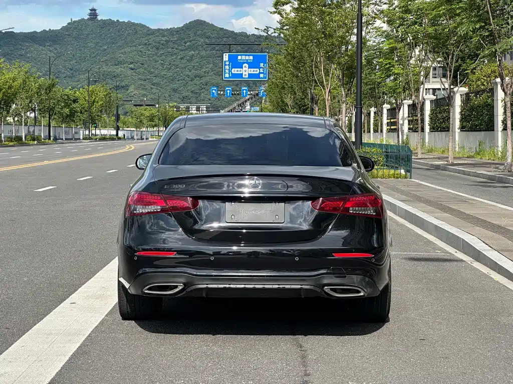 Mercedes-Benz E-Class 2022
