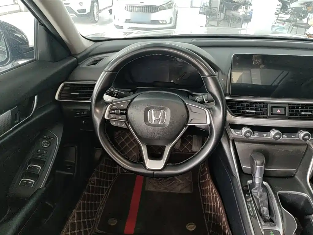 Honda Accord 2023 — фото 11