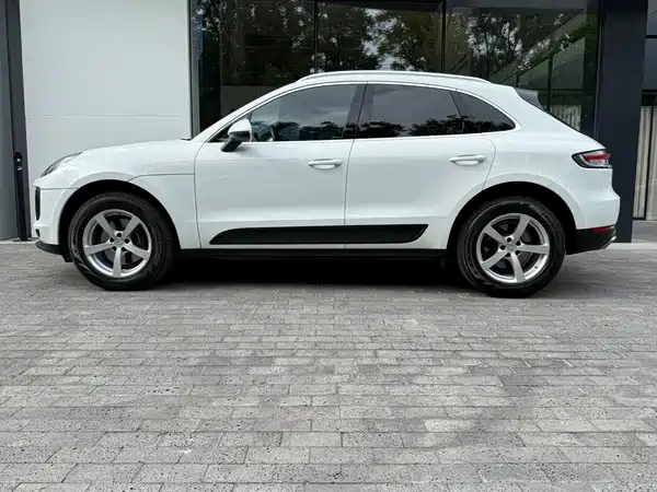 Porsche Macan 2021