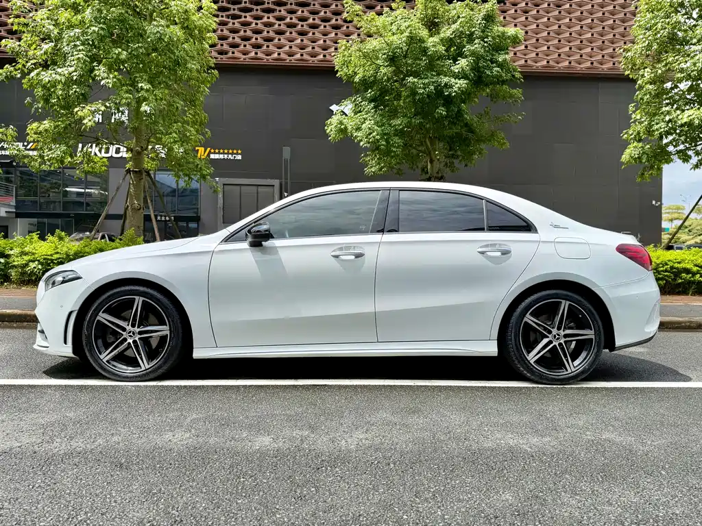 Mercedes-Benz A-Class 2019 — фото 8