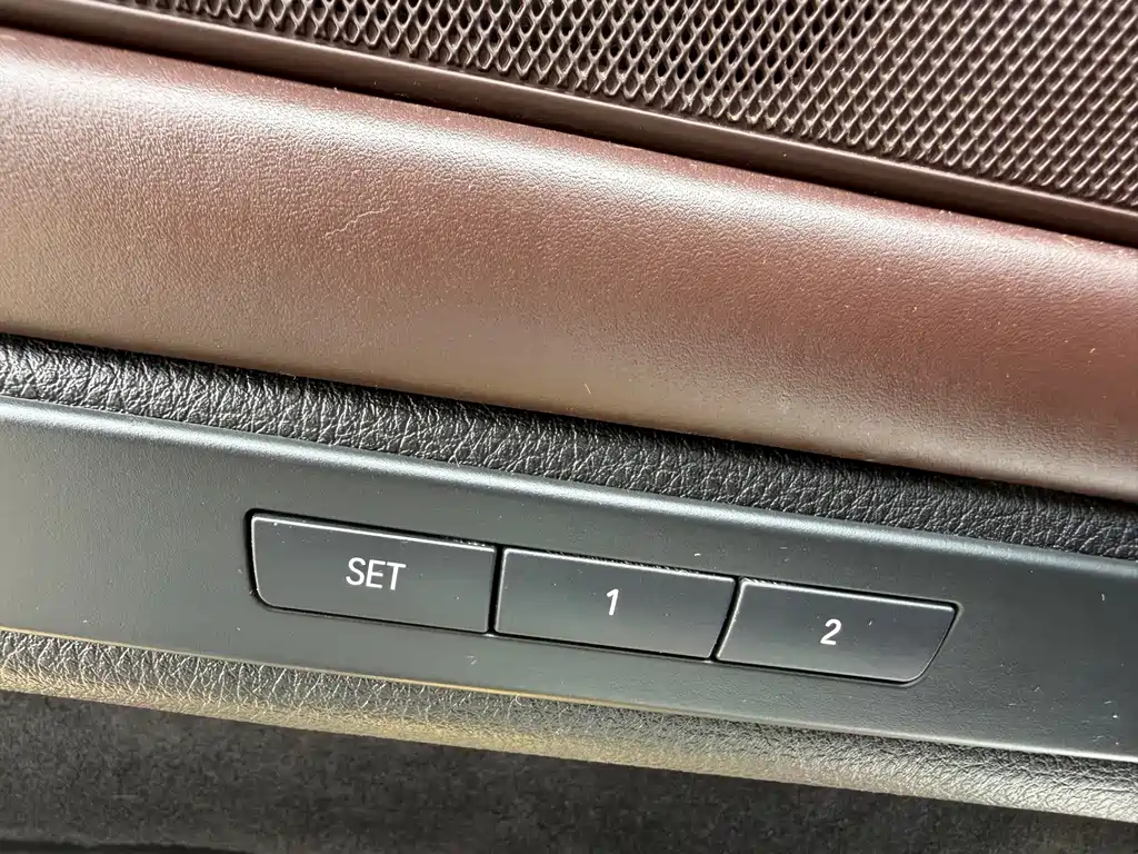 BMW 5 Series 2015 — фото 25
