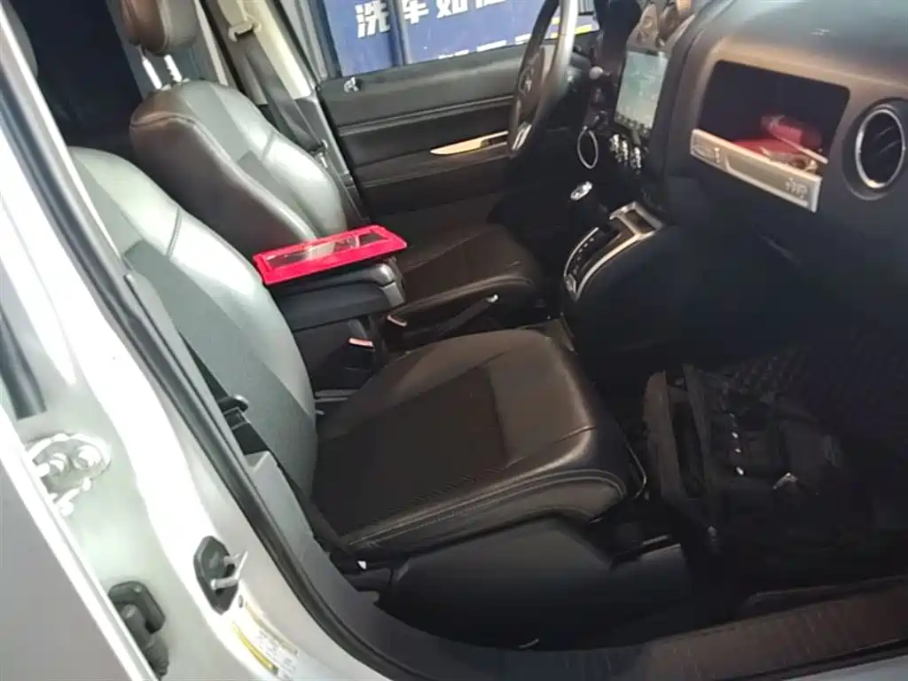 Jeep Compass 2014 — фото 25