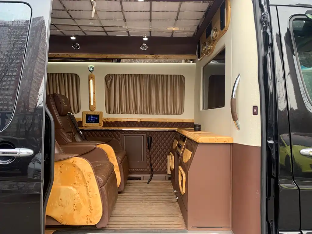 Mercedes-Benz Sprinter 2018 — фото 20