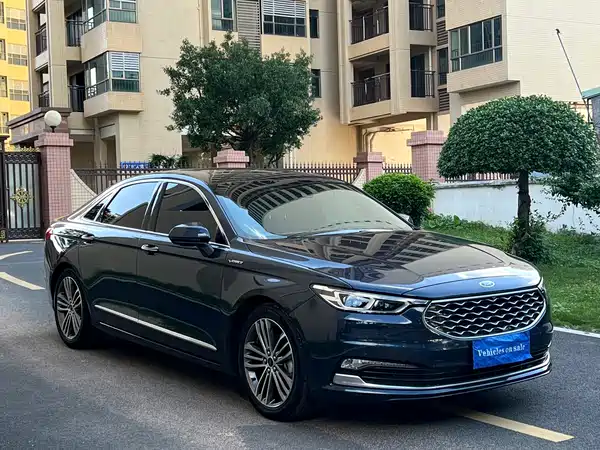 Ford Taurus 2021