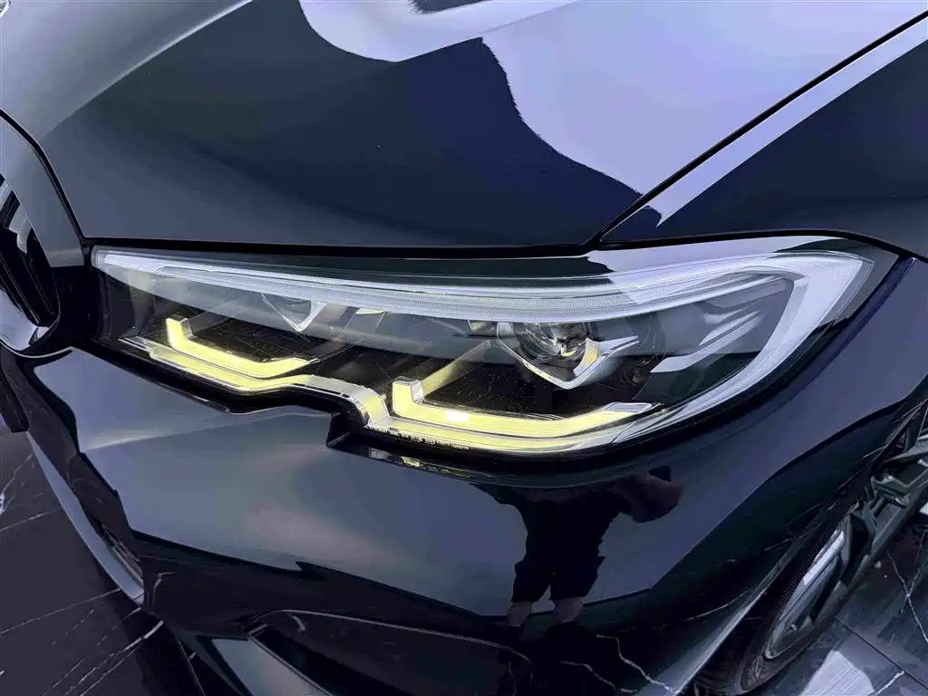 BMW 3 Series 2021 — фото 19
