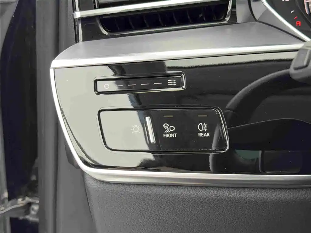 Audi A8 New Energy 2022 — фото 19