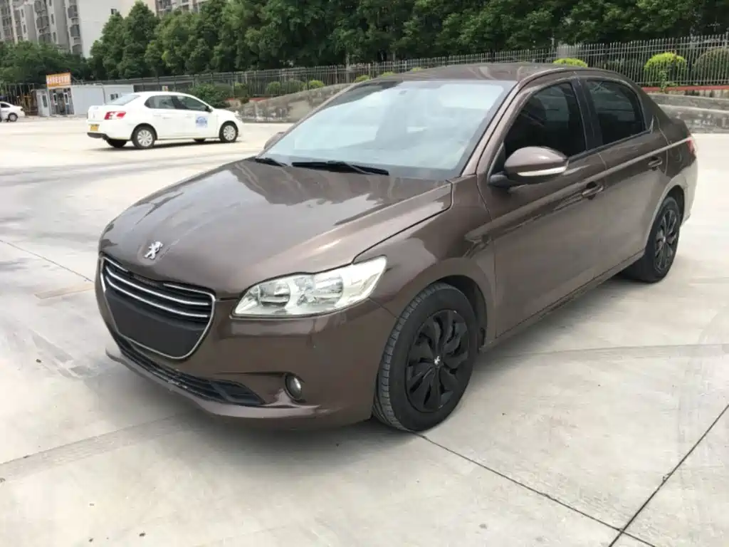 Peugeot 301 2015 — фото 1
