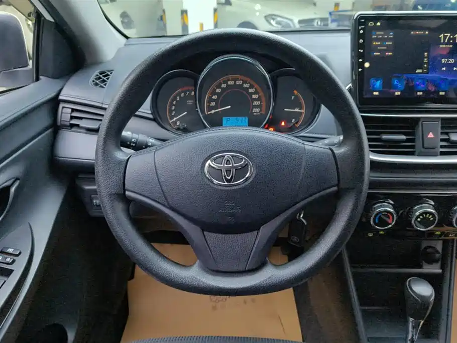 Toyota Yaris L 2021 — фото 14